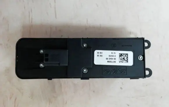 Volvo V70 Electric window control switch 30773269 03454200