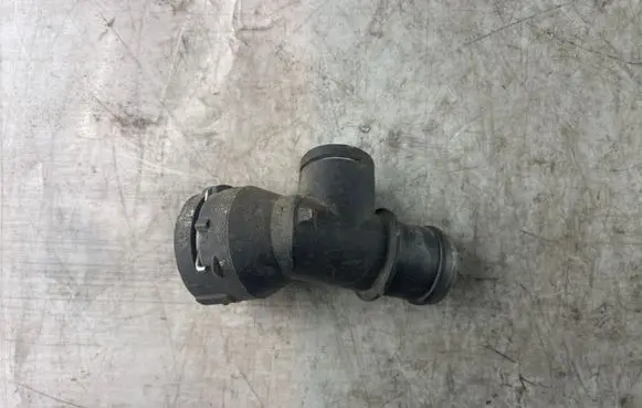 Volkswagen Golf Plus Engine coolant pipe/hose 1K0122291AD 1K0122291