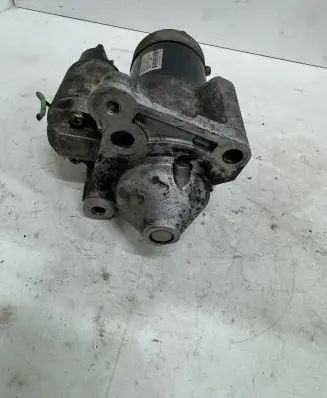 Renault Scenic I Starter motor 8200096510