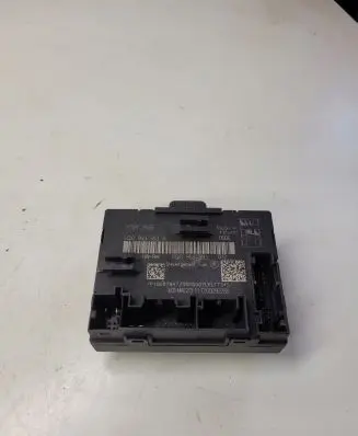 Audi A3 S3 8V Door control unit/module 5Q0959393A