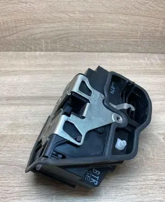 BMW 5 E60 E61 Front door lock 7167074 FRONTRIGHT BTRSE