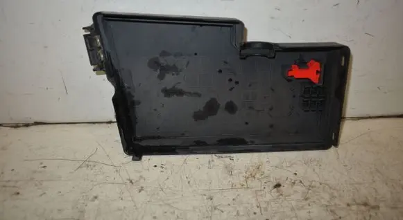 Ford Focus Fuse box cover AV6T14A076AB