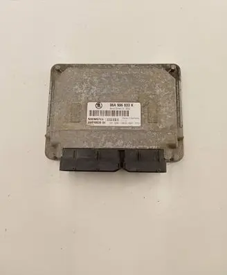Skoda Octavia Mk1 (1U) Engine control unit/module 06A906033K 5WP4003904