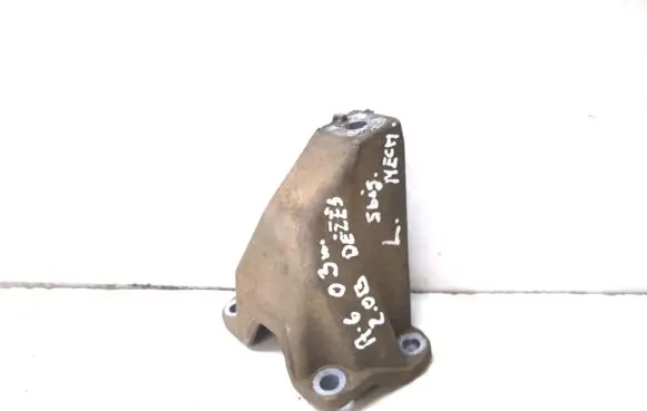 Audi A6 S6 C5 4B Gearbox mounting bracket 8D0399113AB