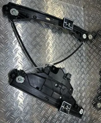 Citroen C4 III e-C4 Front door window regulator with motor 9832841680 E60314102 310272000967