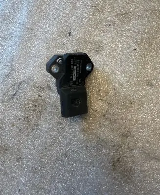 Volkswagen Tiguan Air pressure sensor 038906051D 0261230073 100306T1025B