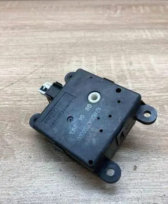 Nissan Qashqai+2 Air flap motor/actuator A24820A3200000