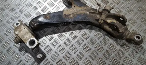 Lexus IS 220D-250-350 Front lower control arm/wishbone