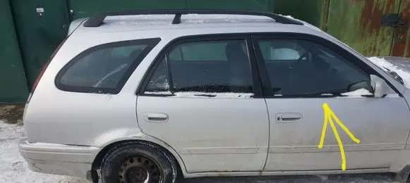 Toyota Corolla E110 Front door window glass four-door