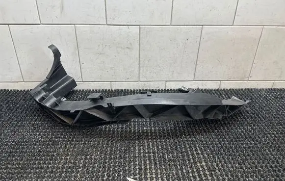 BMW 1 E81 E87 Headlight/headlamp mounting bracket 7120824