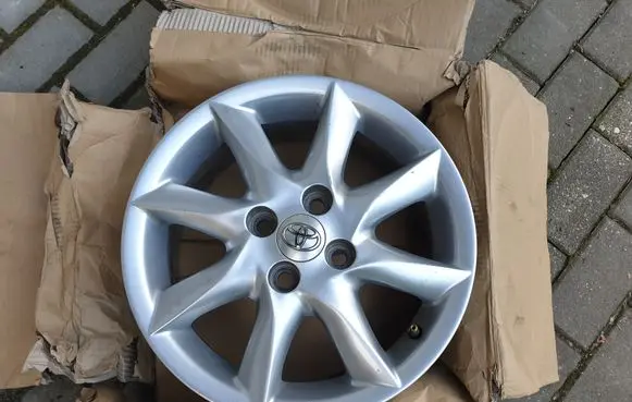 Toyota Yaris R15 alloy rim PZ406B0676ZC