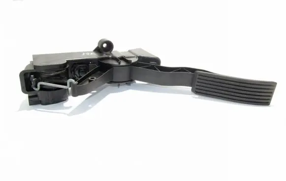 Mercedes-Benz B W245 Accelerator throttle pedal A1693000104
