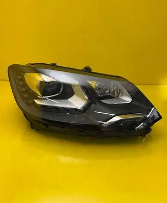 Volkswagen Sharan Headlight/headlamp 7N1941752B