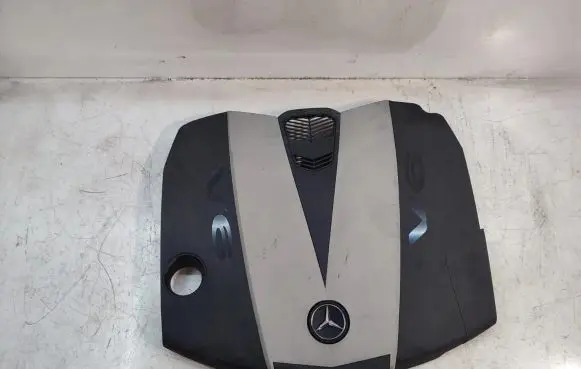 Mercedes-Benz CLS C218 X218 Engine cover (trim) A6420105867