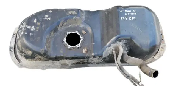Mitsubishi L200 Fuel tank 