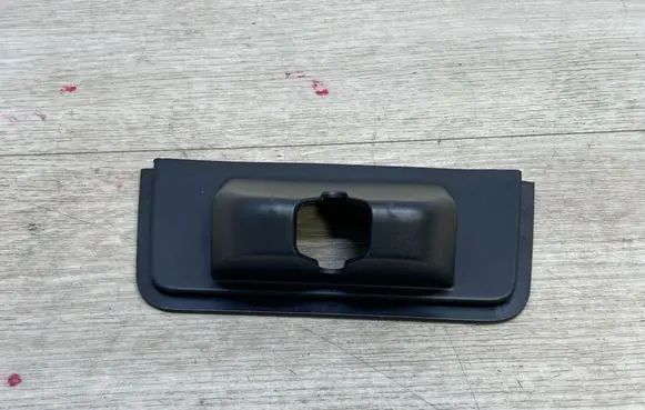 Porsche Macan (95B) Tailgate/boot lid lock trim 95B827520A