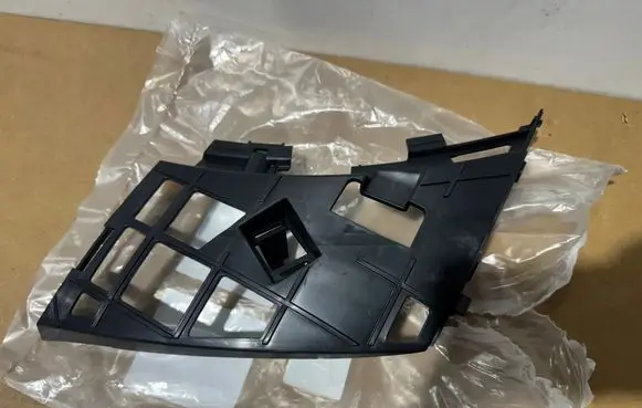 Polestar 2 Front bumper mounting bracket 31663663