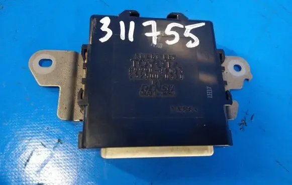 Toyota Prius (XW20) Door central lock control unit/module 8999047023