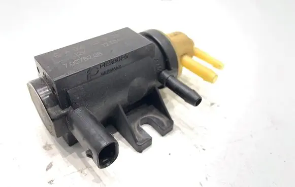 Mercedes-Benz GLK (X204) Fuel pressure regulator A0091533128