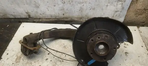 BMW 3 E46 Rear wheel hub spindle/knuckle 