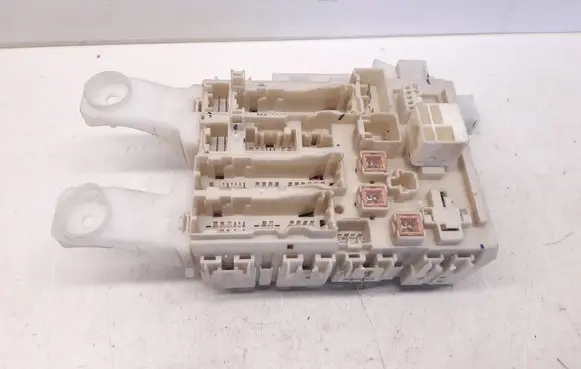 Toyota RAV 4 (XA30) Fuse module 16485J20 5K240613 9498