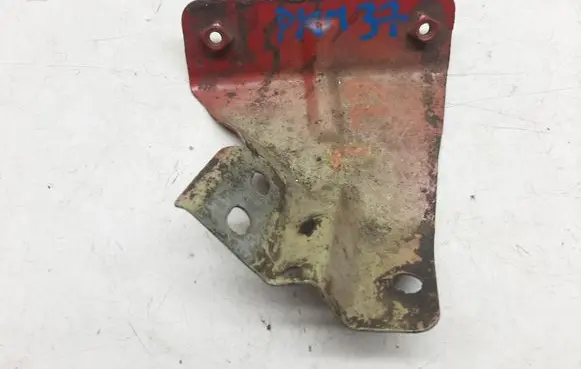 Seat Ibiza III (6L) Fender mounting bracket 6L0821135A