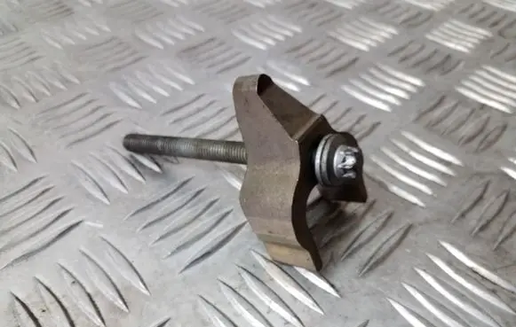 BMW 5 F10 F11 Fuel Injector clamp holder