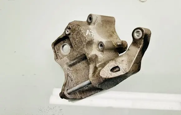 Volvo V60 Engine mounting bracket 31401633