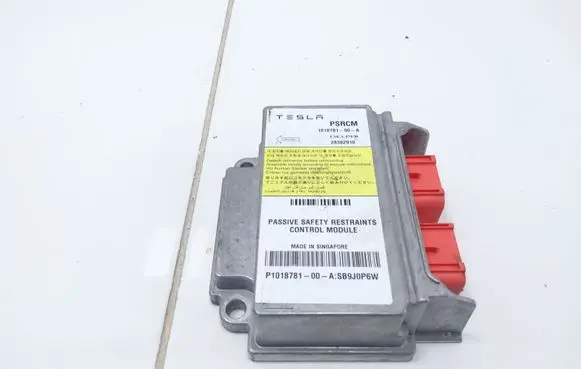 Tesla Model S Airbag control unit/module 101878100A