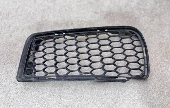 BMW M6 Front bumper lower grill 51118050506