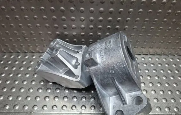 Fiat Doblo Engine mount bracket S27649802 517991100