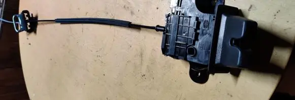 Chevrolet Malibu Loading door lock 13513995