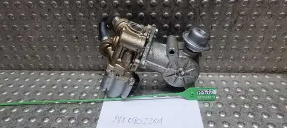 Mercedes-Benz E W212 Fuel injection high pressure pump S27698672 2710702201
