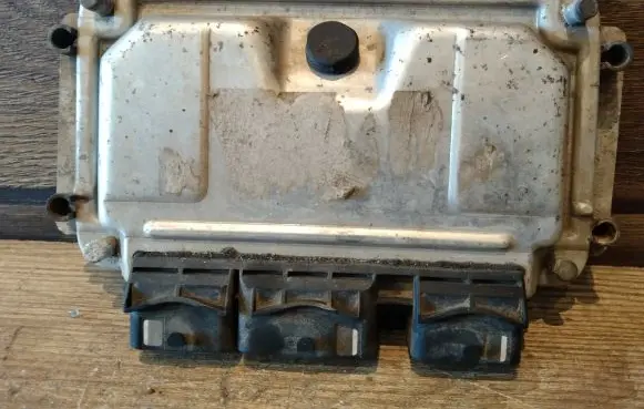 Peugeot 206 Engine control unit/module 0261207477 9650347980
