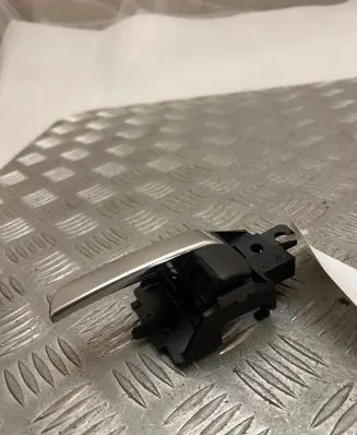 Mitsubishi Outlander Front door interior handle