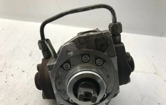 Toyota Avensis T250 Fuel injection high pressure pump 221000R020 HU2940000304