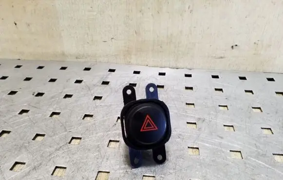 Nissan Pathfinder R51 Hazard light switch