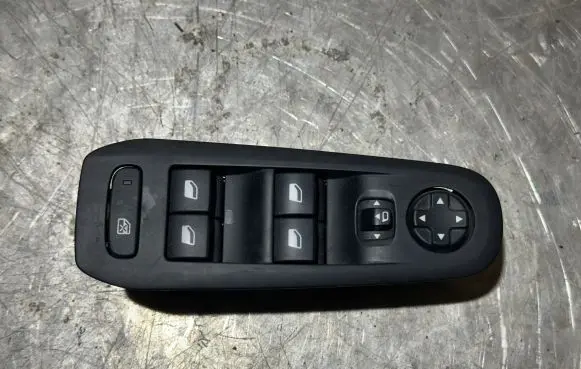 Peugeot 308 Electric window control switch 98319761ZD