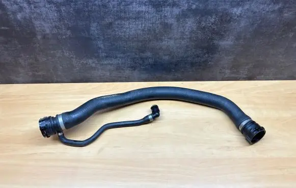 BMW 5 E60 E61 Engine coolant pipe/hose 7787449 10305924 0303924