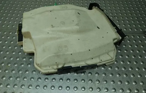 BMW 3 E92 E93 Fuse box cover S26380417 7544577