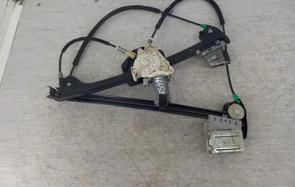 Peugeot 206 CC Front door window regulator with motor 9661874480