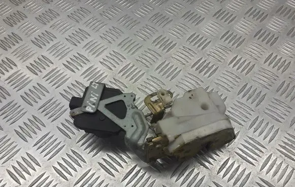 Mitsubishi Pajero Rear door lock 101528-0110