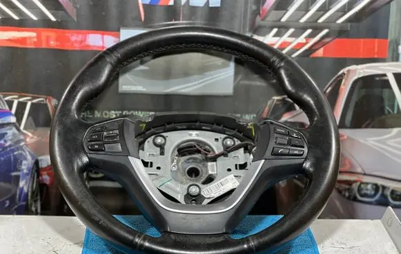 BMW X3 F25 Steering wheel