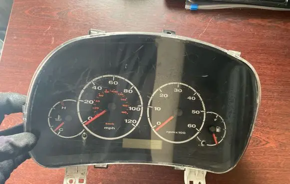 Peugeot Partner Speedometer (instrument cluster) 1339328080