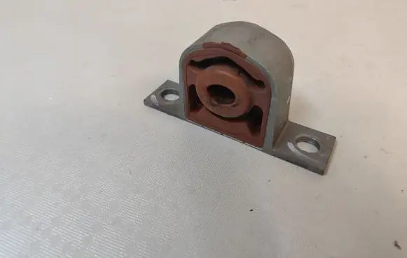 Audi Q5 SQ5 Muffler mount bracket/holder 4M0253099