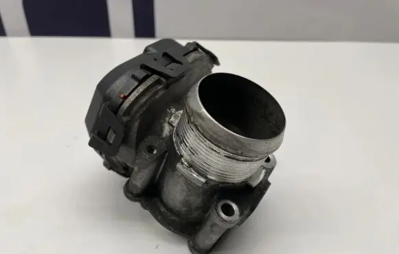 Ford Mondeo MK V Throttle valve 980723858002 V29039645