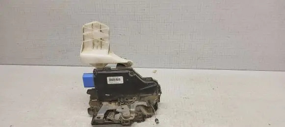 Volkswagen Caddy Front door lock 3D2837015K