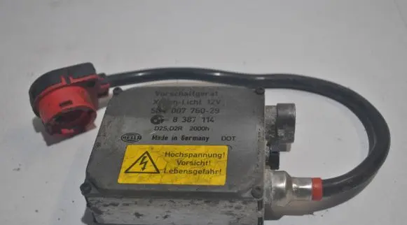 BMW 5 E39 Headlight ballast module Xenon 8387114 5DV00776029 D2SD2R
