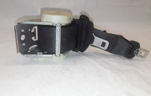 Jaguar XF Middle seatbelt (rear) 33005876D 0055641