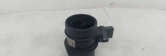 Volkswagen PASSAT B6 Mass air flow meter 074906461BX 0986284107 0281002462
